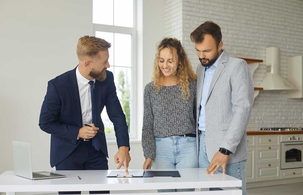 Weighing the Benefits and Drawbacks of Renting and Buying a Home in Cascade Lakes, MI
